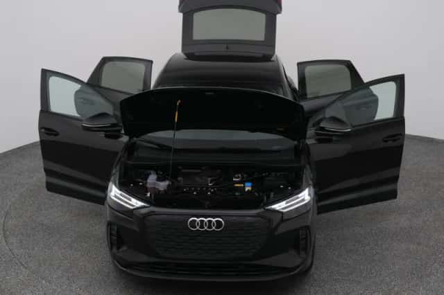 Audi Q4 (2022) thumbnail 28