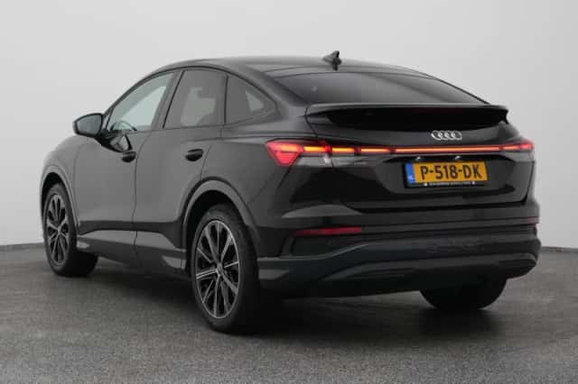 Audi Q4 (2022) thumbnail 6