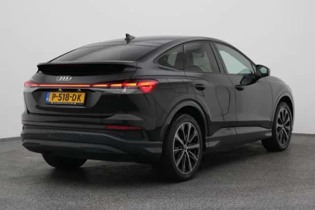 Audi Q4 (2022) thumbnail 7