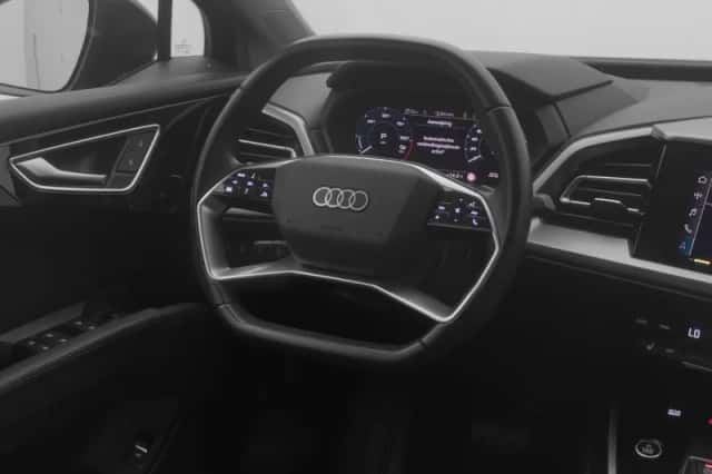Audi Q4 (2022) thumbnail 8
