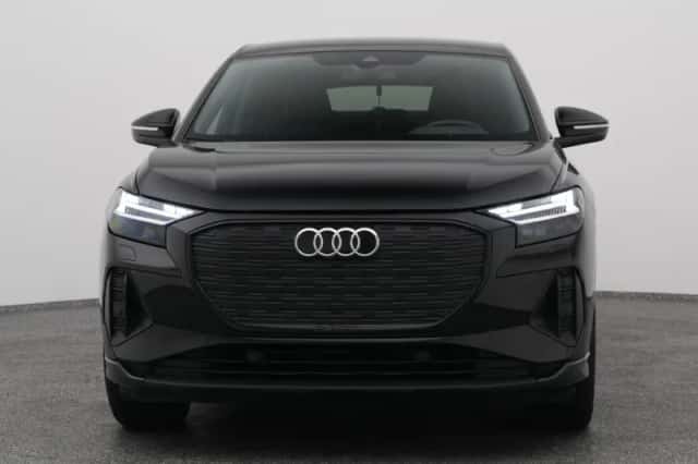 Audi Q4 (2022) thumbnail 10