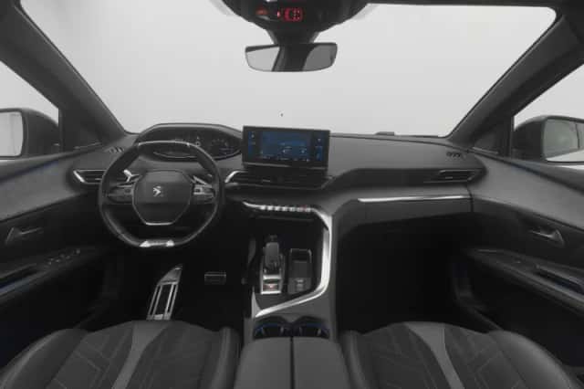 Peugeot 5008 (2022) thumbnail 3