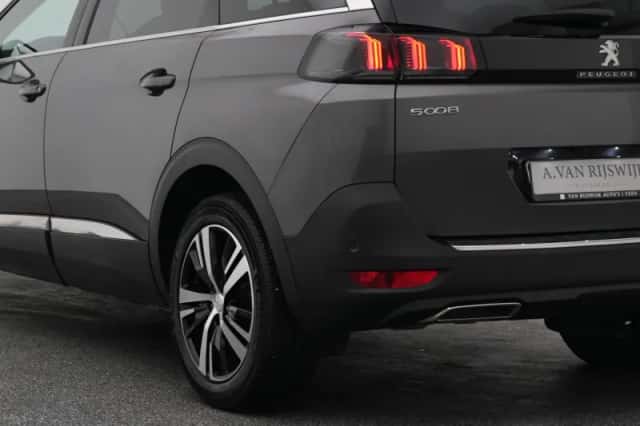 Peugeot 5008 (2023) thumbnail 18