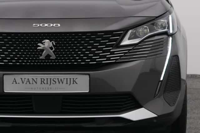Peugeot 5008 (2023) thumbnail 19
