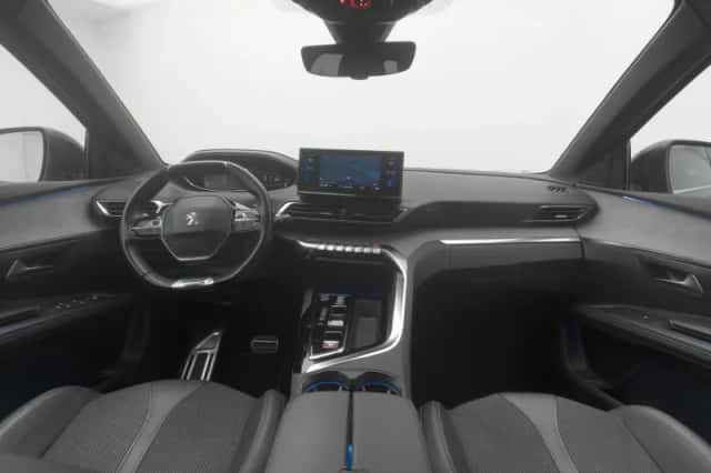 Peugeot 5008 (2023) thumbnail 3
