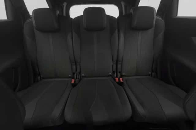 Peugeot 5008 (2023) thumbnail 4