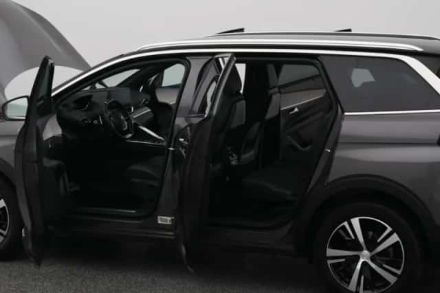 Peugeot 5008 (2023) thumbnail 33