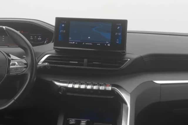Peugeot 5008 (2023) thumbnail 8