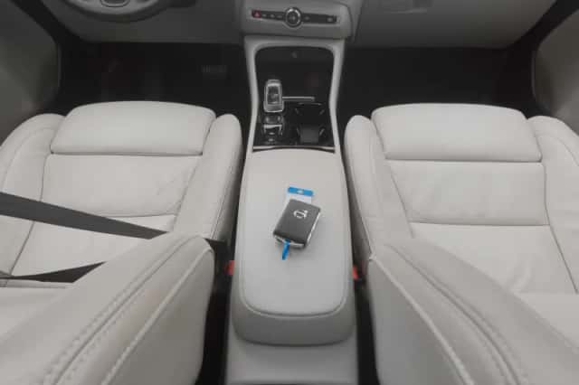 Volvo XC40 (2022) thumbnail 12