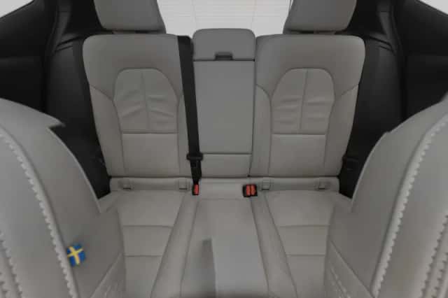 Volvo XC40 (2022) thumbnail 4