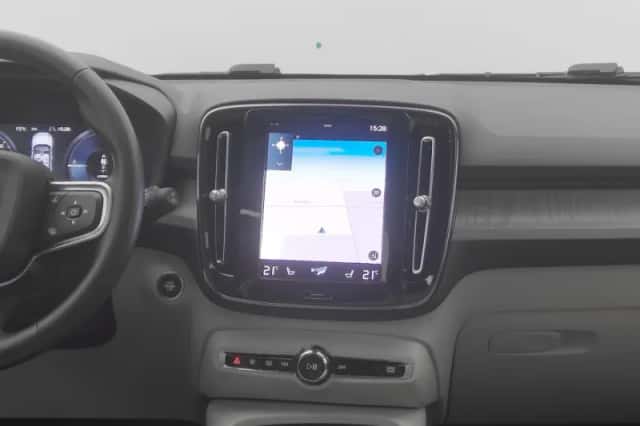 Volvo XC40 (2022) thumbnail 8