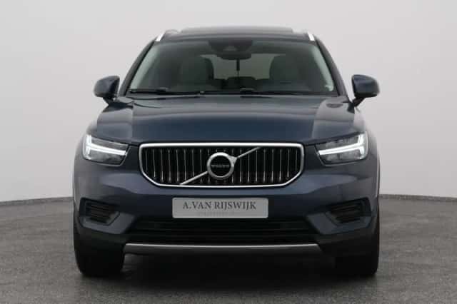 Volvo XC40 (2022) thumbnail 9