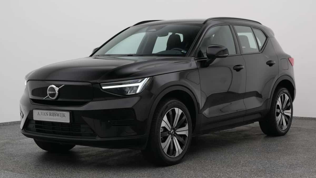 Volvo XC40 (2023) — foto 1