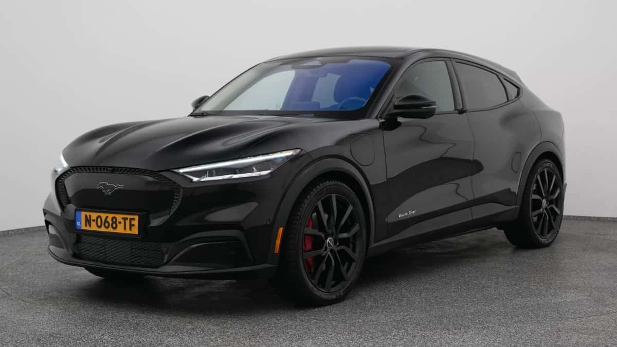 Ford Mustang (2021) — foto 1