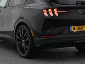 Ford Mustang (2021) thumbnail 19