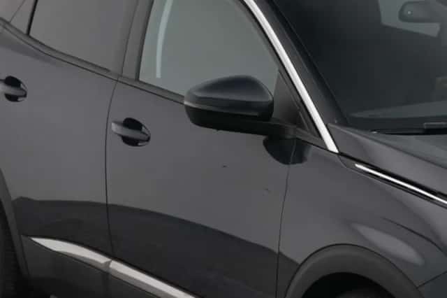 Peugeot 3008 (2020) thumbnail 23