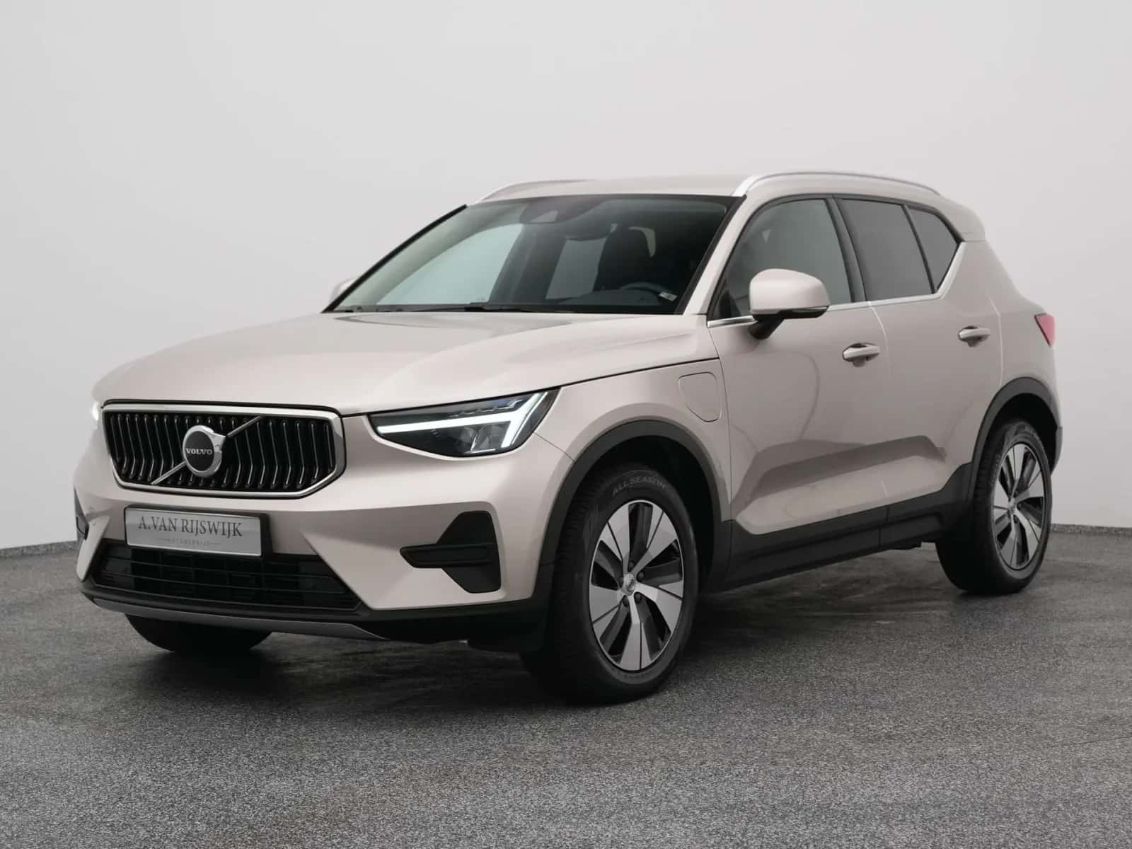 Volvo XC40 (2022) — foto 1