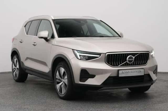 Volvo XC40 (2022) thumbnail 2
