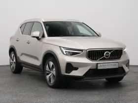 Volvo XC40 (2022) thumbnail 2