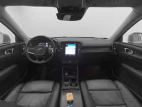 Volvo XC40 (2022) thumbnail 3