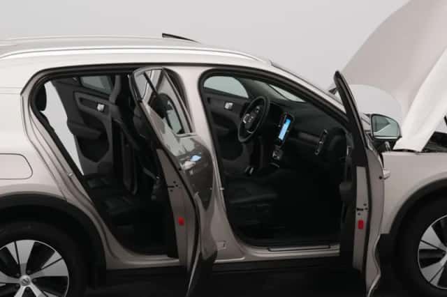 Volvo XC40 (2022) thumbnail 33