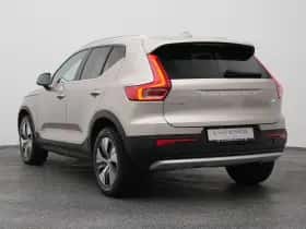 Volvo XC40 (2022) thumbnail 5