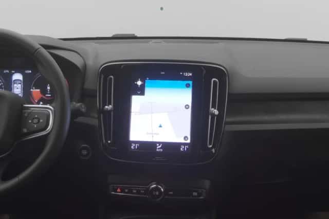 Volvo XC40 (2022) thumbnail 8