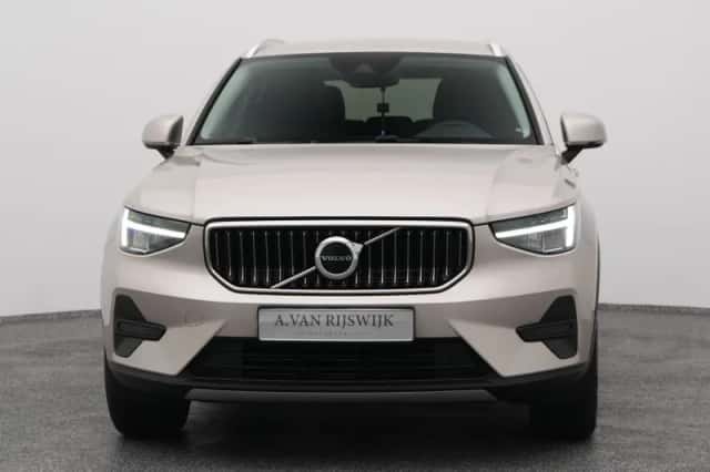 Volvo XC40 (2022) thumbnail 9