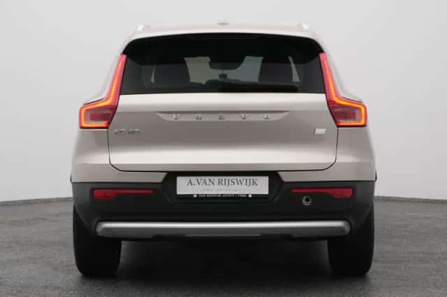 Volvo XC40 (2022) thumbnail 10