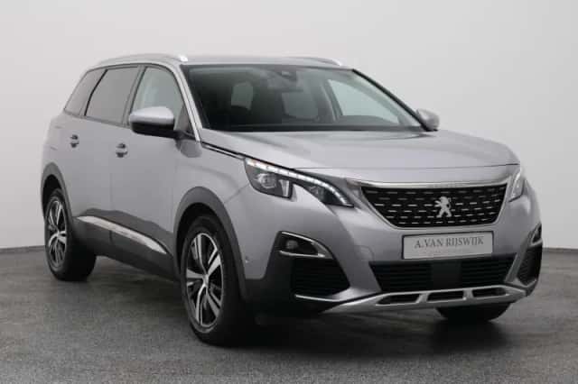 Peugeot 5008 (2021) thumbnail 2