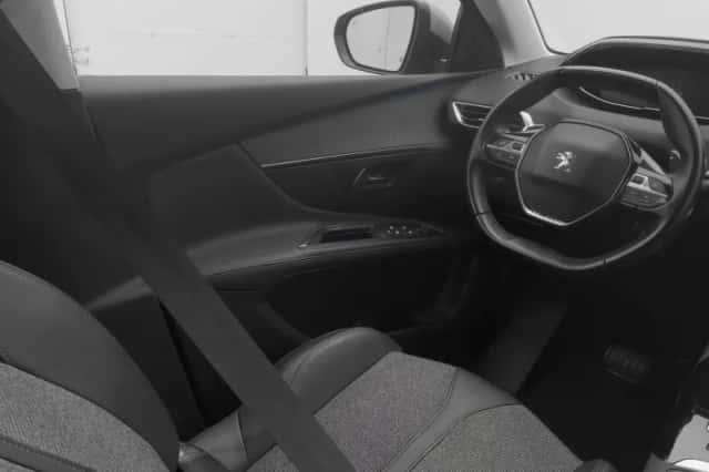 Peugeot 5008 (2021) thumbnail 11