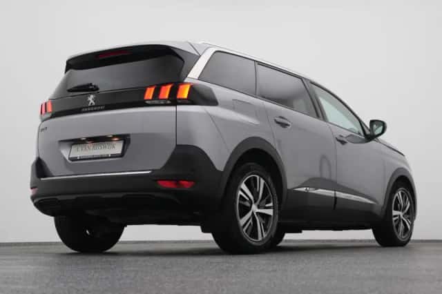 Peugeot 5008 (2021) thumbnail 16