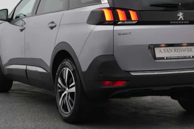 Peugeot 5008 (2021) thumbnail 18