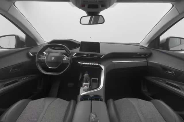 Peugeot 5008 (2021) thumbnail 3