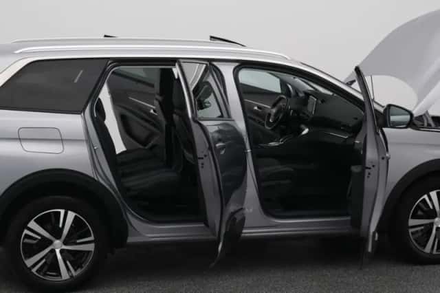 Peugeot 5008 (2021) thumbnail 34