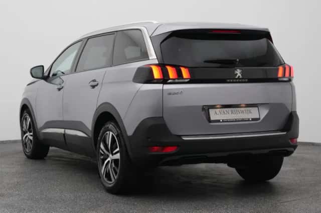 Peugeot 5008 (2021) thumbnail 5