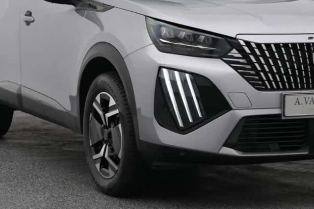 Peugeot 2008 (2023) thumbnail 17