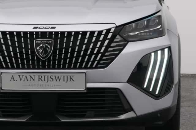 Peugeot 2008 (2023) thumbnail 19