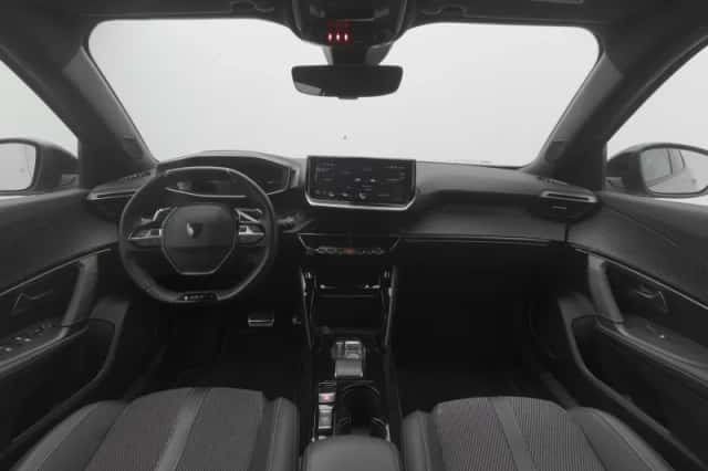 Peugeot 2008 (2023) thumbnail 3