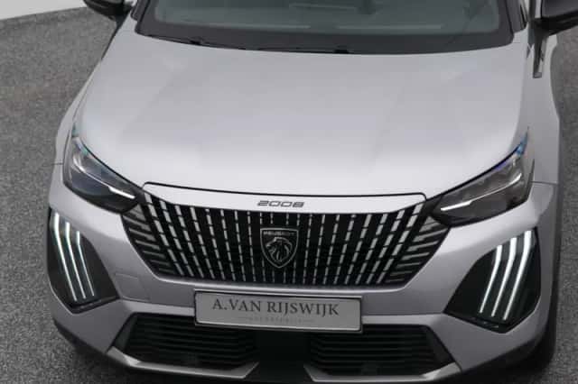 Peugeot 2008 (2023) thumbnail 30