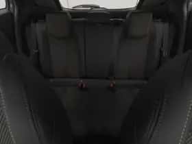 Peugeot 2008 (2023) thumbnail 4