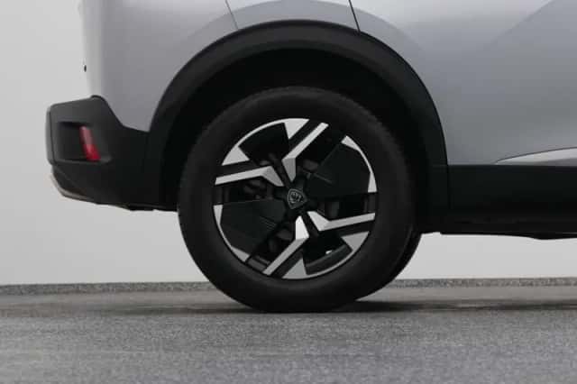 Peugeot 2008 (2023) thumbnail 41
