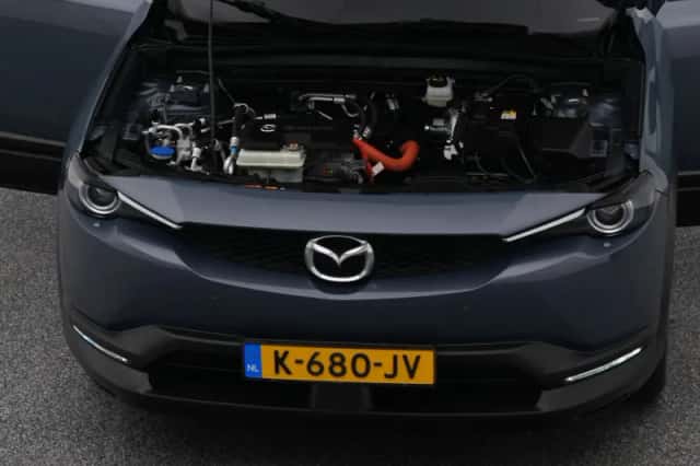 Mazda MX-30 (2020) thumbnail 32