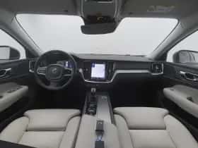 Volvo V60 (2020) thumbnail 3