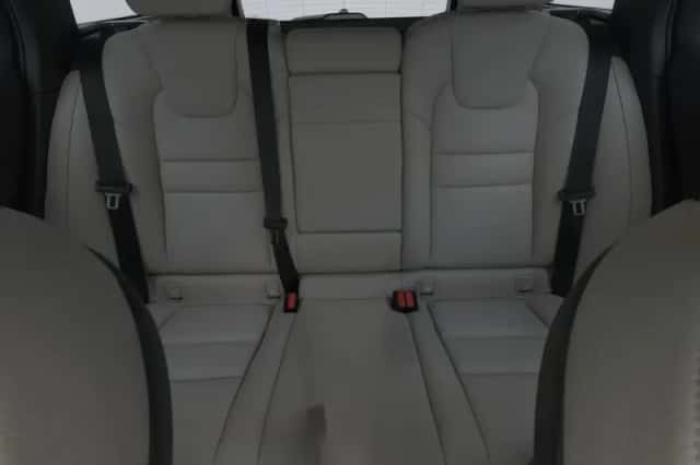 Volvo V60 (2020) thumbnail 4