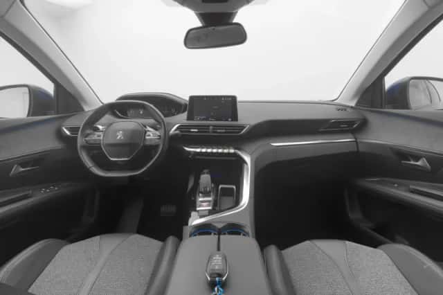 Peugeot 3008 (2020) thumbnail 3