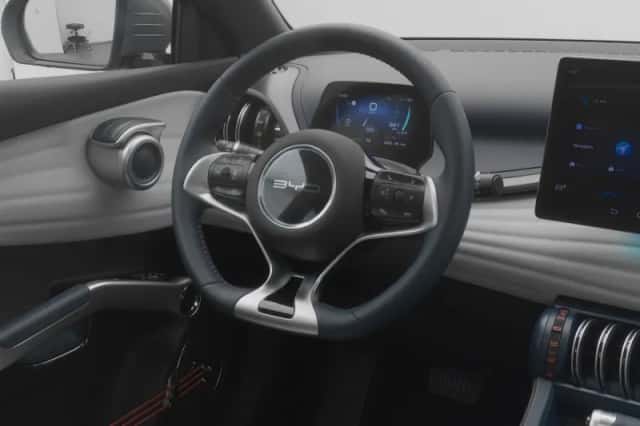 BYD Atto (2024) thumbnail 7