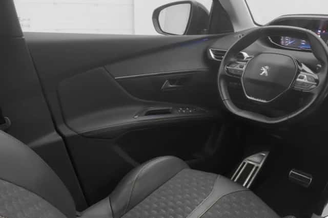 Peugeot 5008 (2021) thumbnail 11