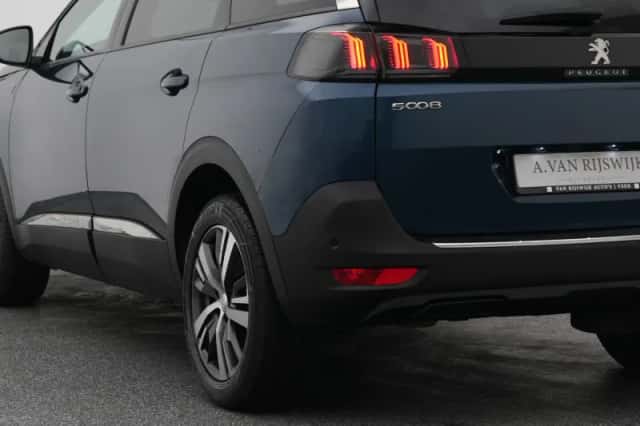 Peugeot 5008 (2021) thumbnail 18