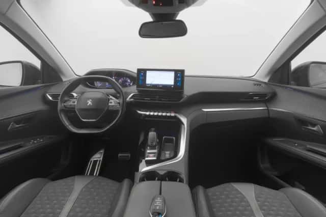 Peugeot 5008 (2021) thumbnail 3